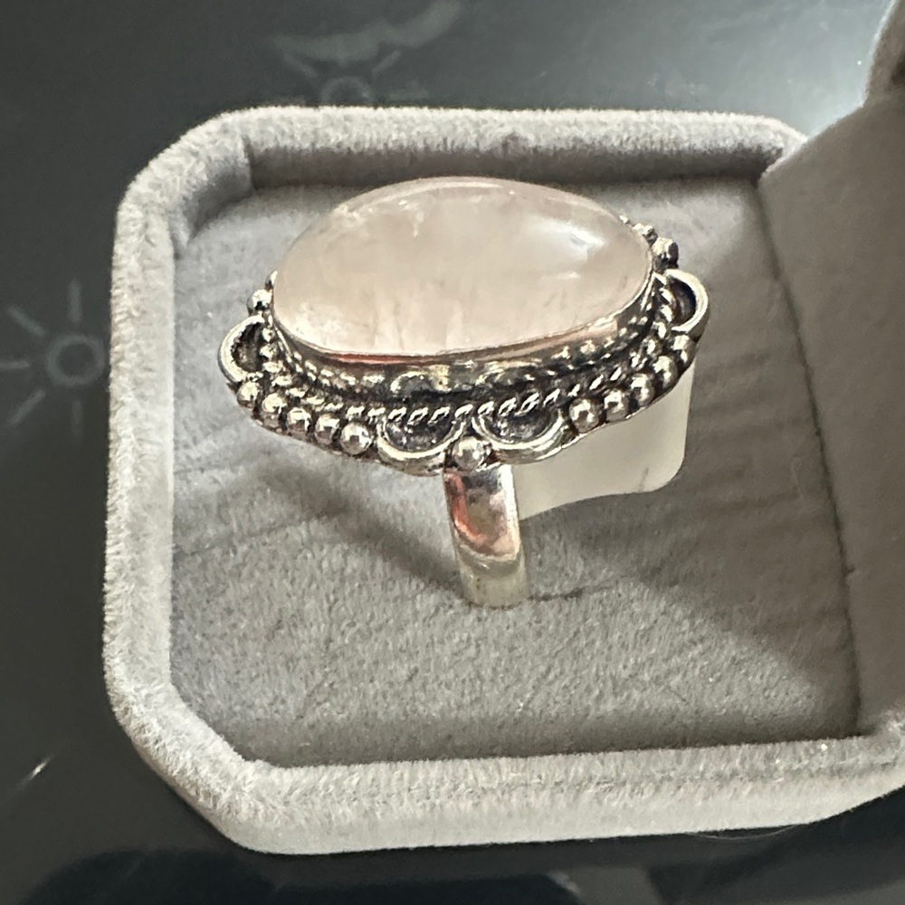 Sterling Silver Ring with Rose Quartz Oval Cabochon Size 9 - Picture 3 of 6
